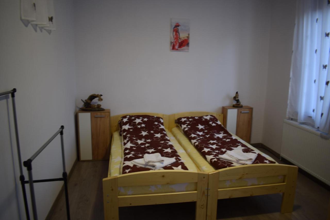 Elekes Apartmans Apartment *