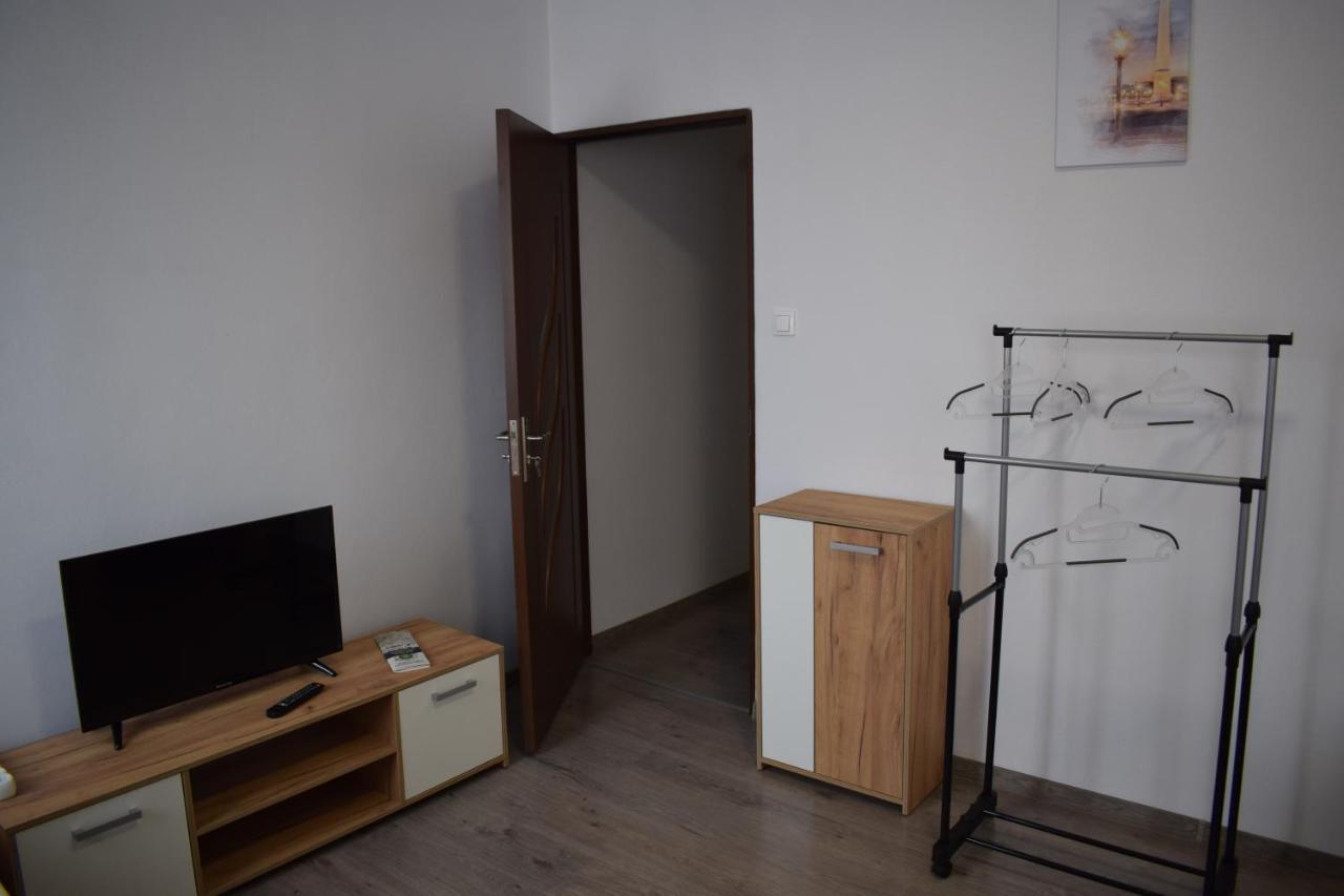 Elekes Apartmans Apartment *